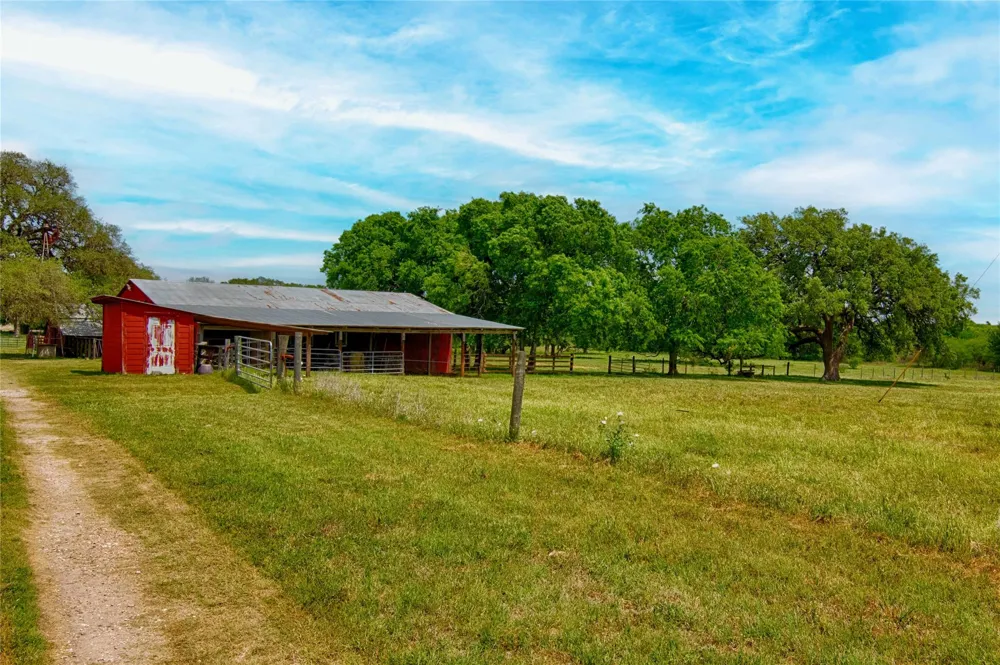 7755 Fm 1295 Moulton, TX 77975