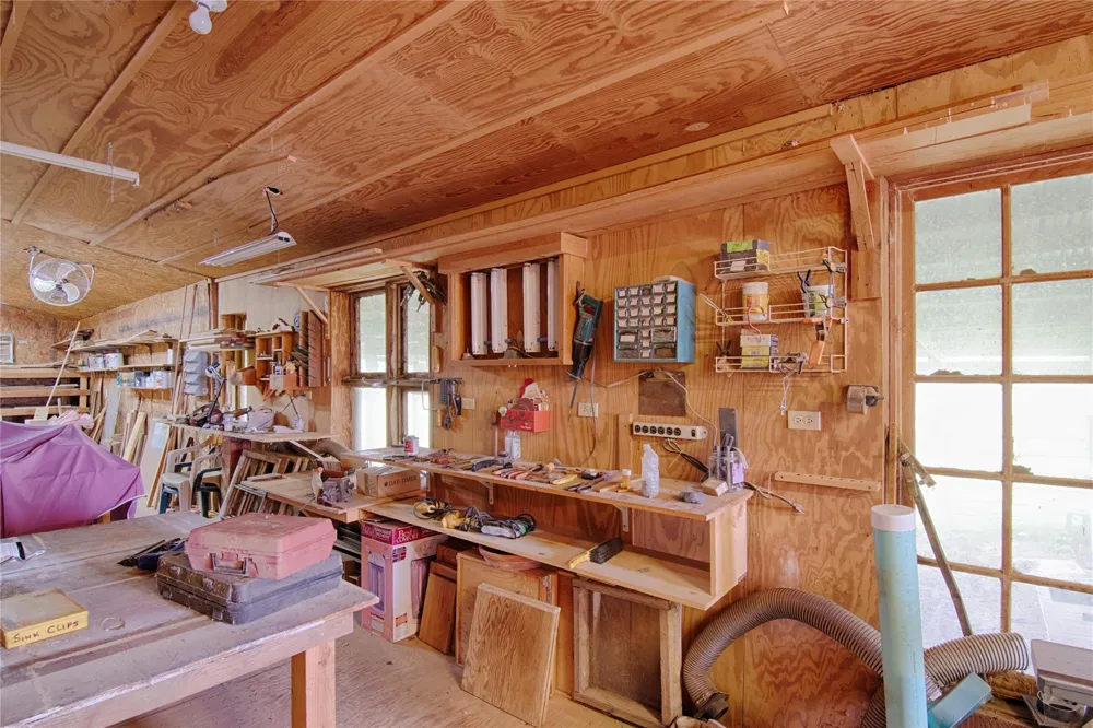 7755 Fm 1295 Moulton, TX 77975