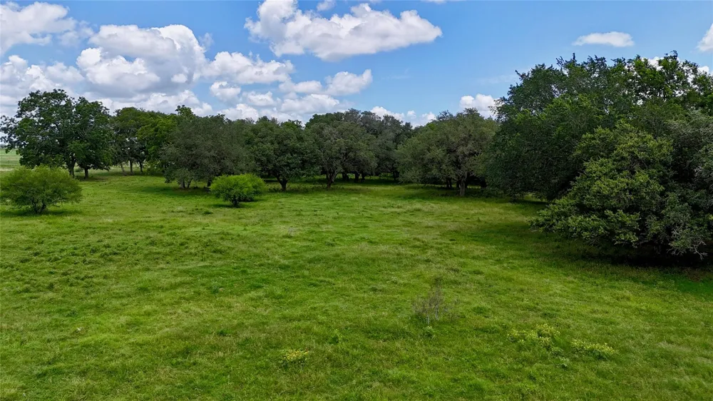 7755 Fm 1295 Moulton, TX 77975