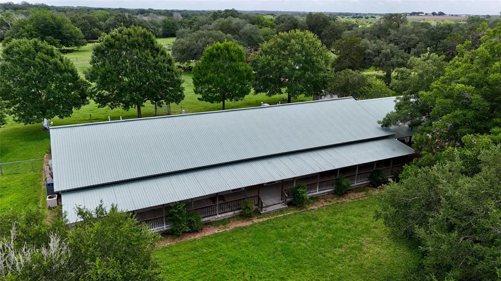 7755 Fm 1295 Moulton, TX 77975