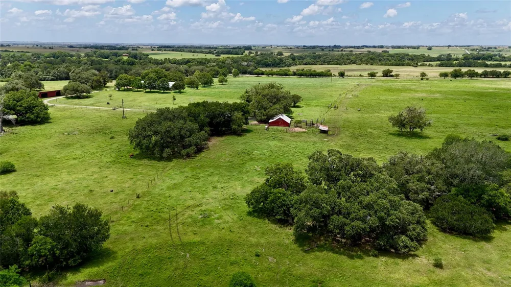 7755 Fm 1295 Moulton, TX 77975