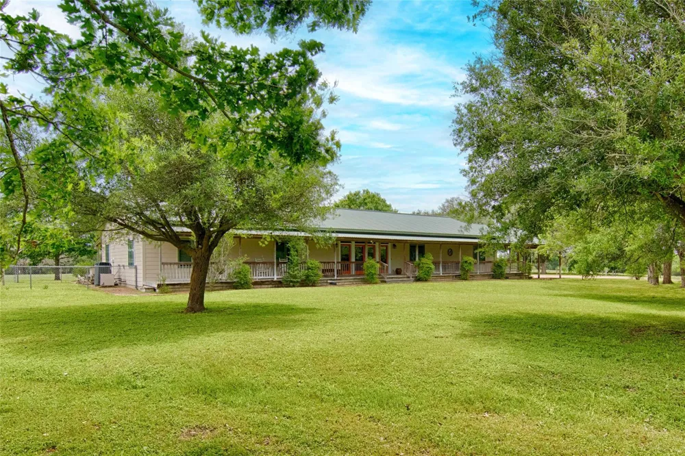 7755 Fm 1295 Moulton, TX 77975