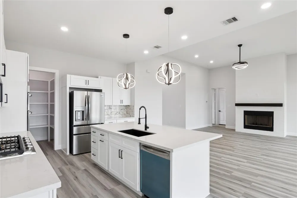 5766 Ward Bend  Rd Sealy, TX 77474