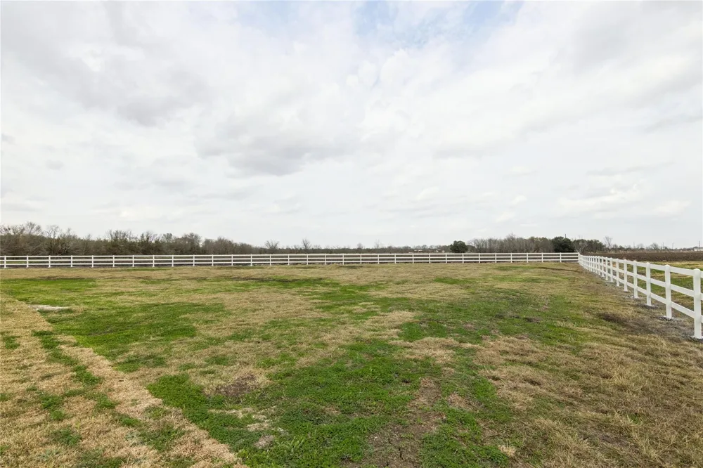 5766 Ward Bend  Rd Sealy, TX 77474