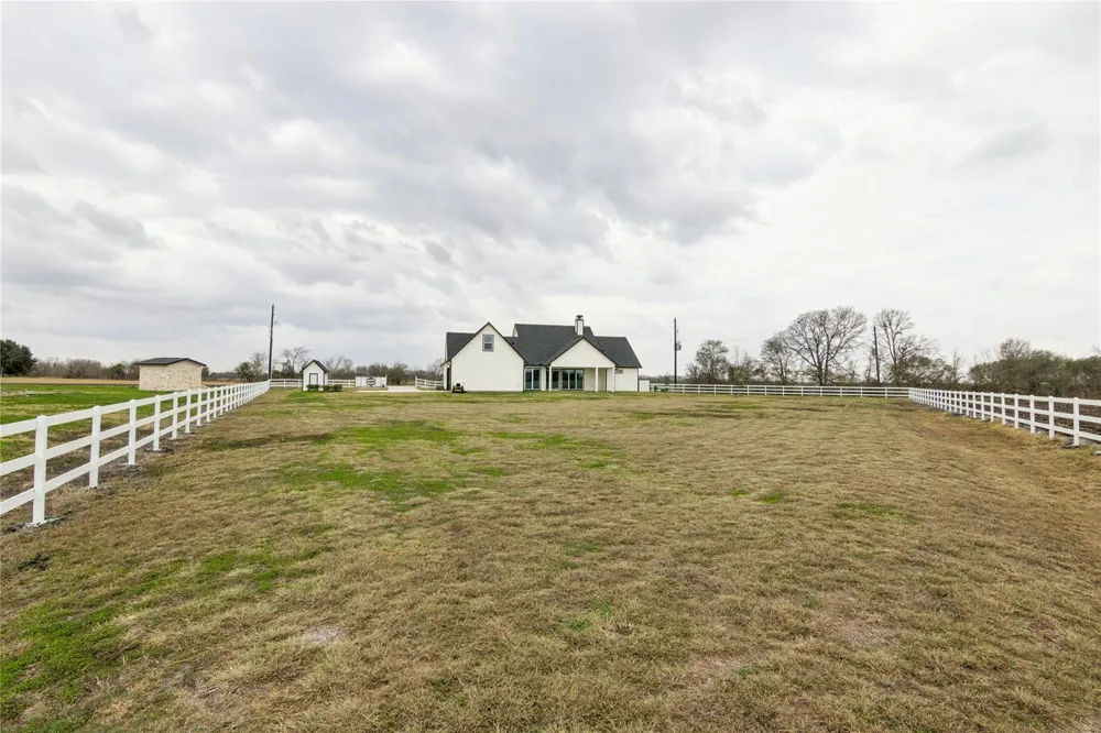 5766 Ward Bend  Rd Sealy, TX 77474