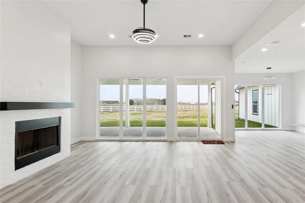 5766 Ward Bend  Rd Sealy, TX 77474