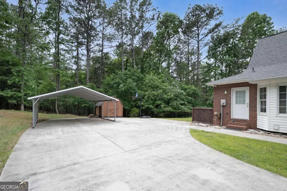 337 Fields Ferry DR NE Calhoun, GA 30701