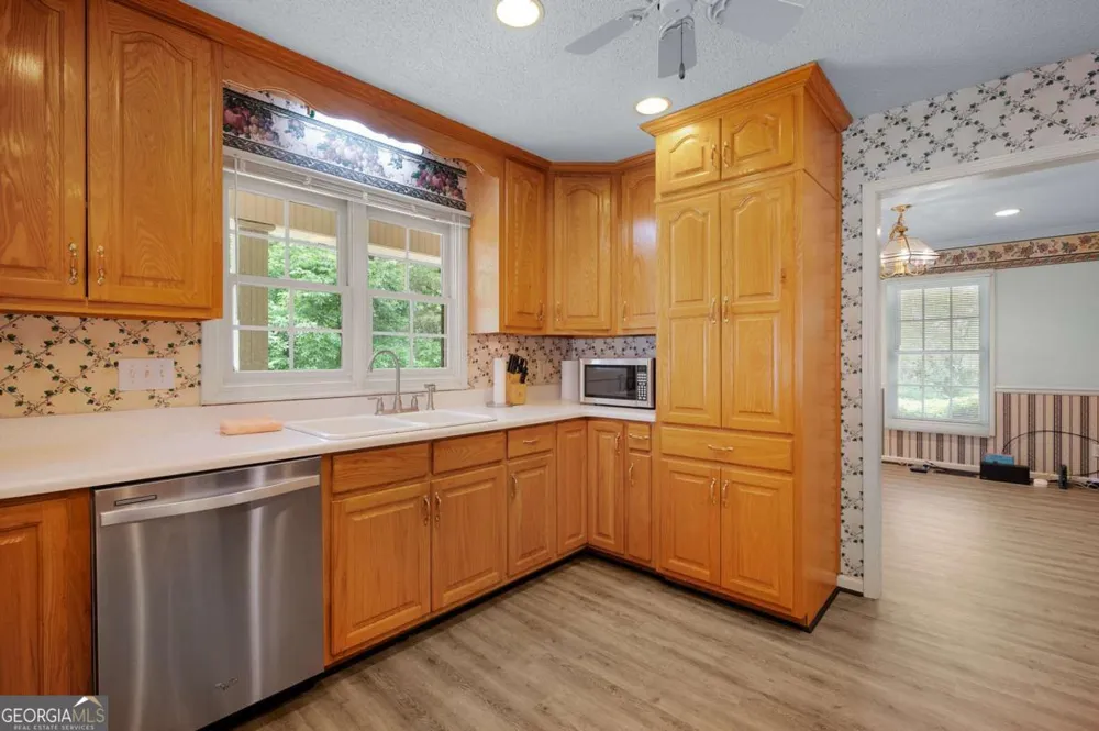 337 Fields Ferry DR NE Calhoun, GA 30701
