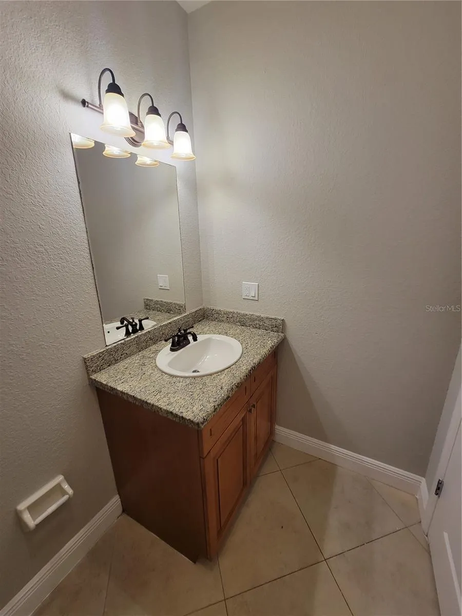 3717 S LAKE ORLANDO PARKWAY #7 Orlando, FL 32808