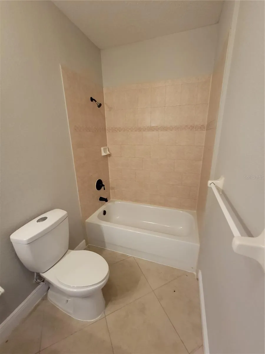 3717 S LAKE ORLANDO PARKWAY #7 Orlando, FL 32808