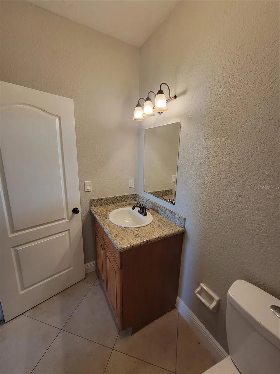 3717 S LAKE ORLANDO PARKWAY #7 Orlando, FL 32808