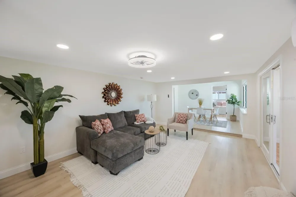 280 41ST AVENUE St Pete Beach, FL 33706