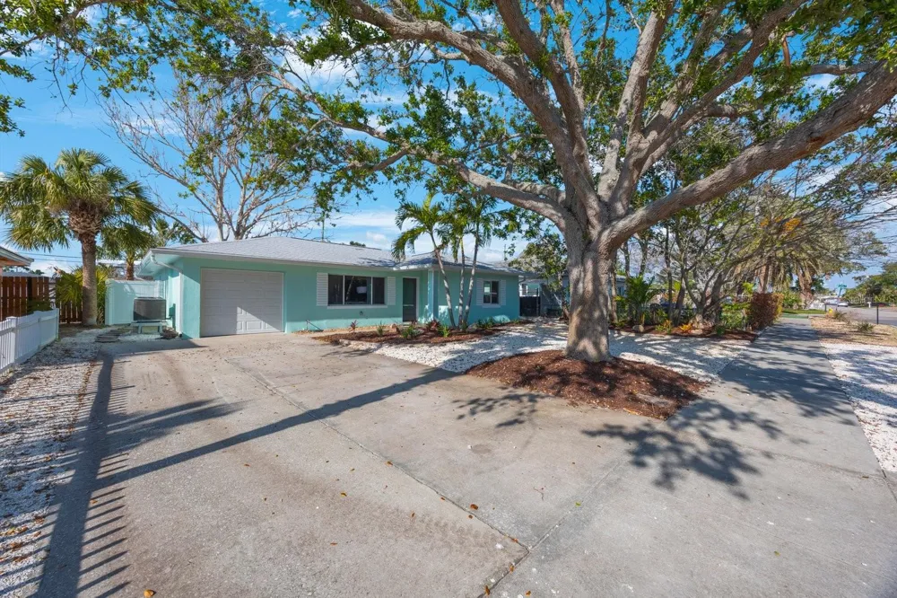 280 41ST AVENUE St Pete Beach, FL 33706