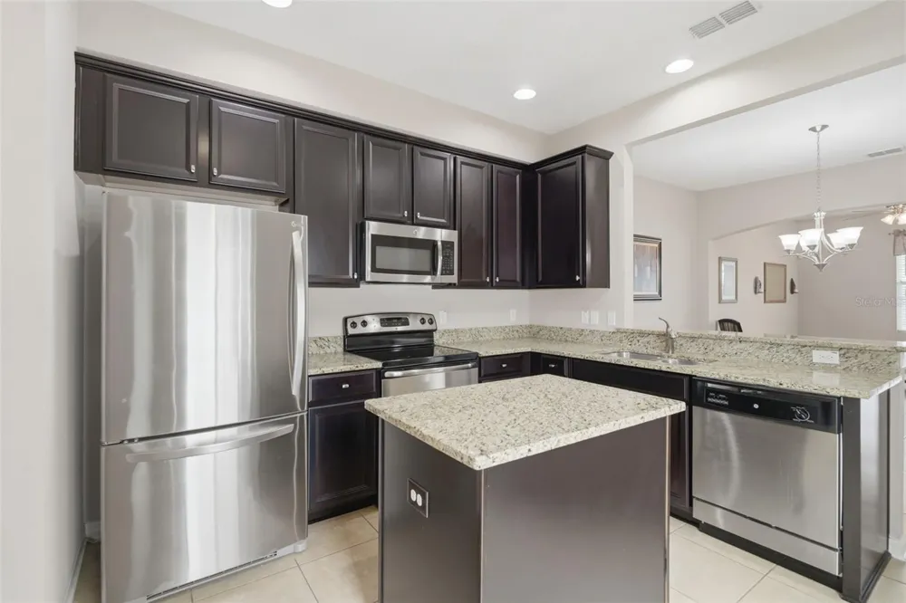 556 JUNIPER SPRINGS DRIVE Groveland, FL 34736