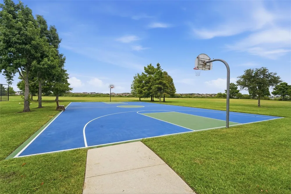 556 JUNIPER SPRINGS DRIVE Groveland, FL 34736