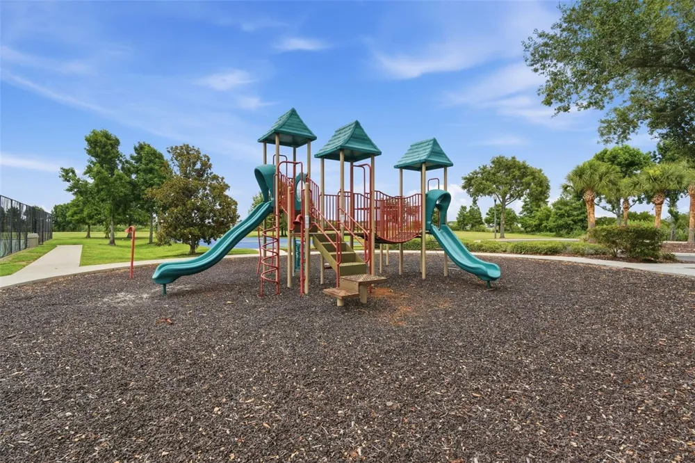 556 JUNIPER SPRINGS DRIVE Groveland, FL 34736