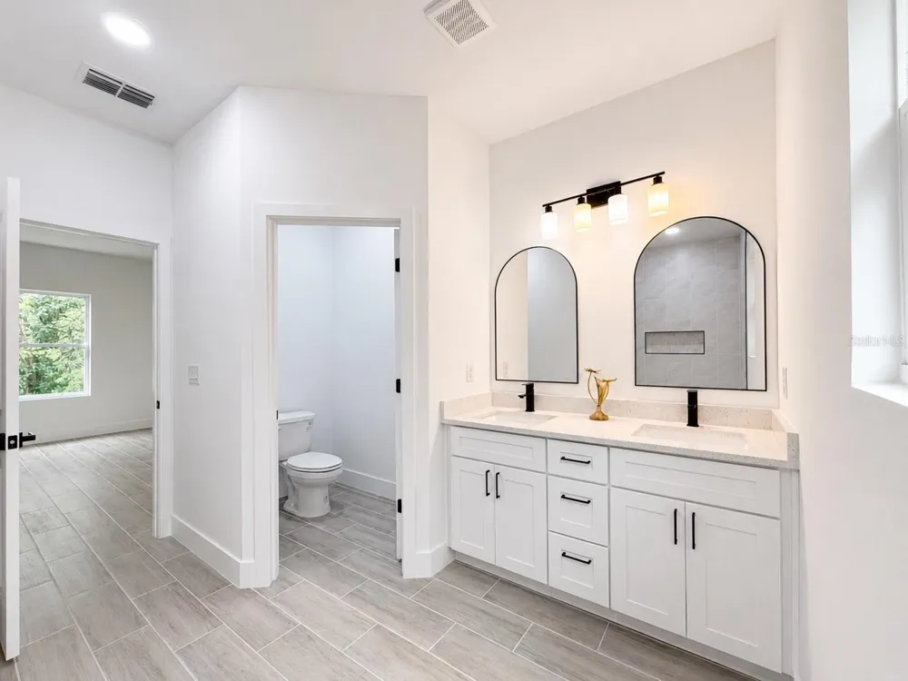 881 W WISCONSIN AVENUE Orange City, FL 32763