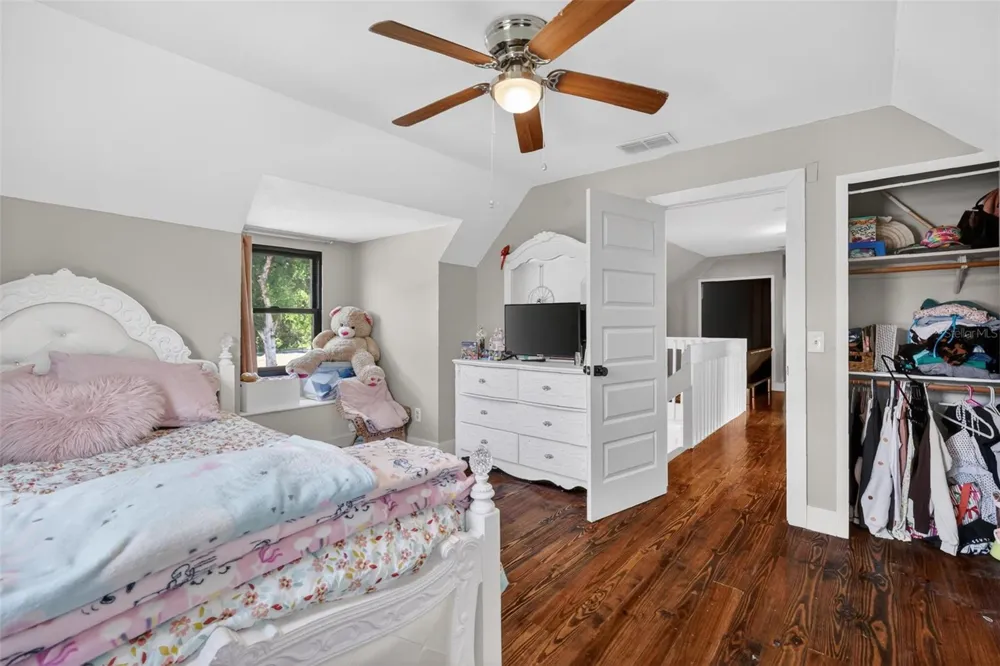 32589 OKALOOSA TRAIL Sorrento, FL 32776
