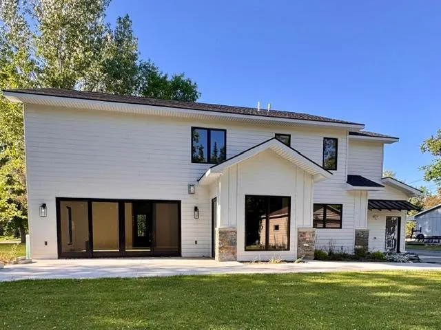 305 Shorewood Drive International Falls, MN 56649