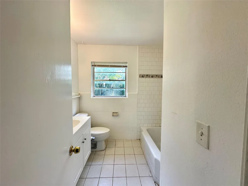 5720 Parwill Street #1 Houston, TX 77081