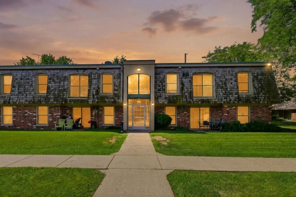 908 9th Avenue S #7 Hopkins, MN 55343