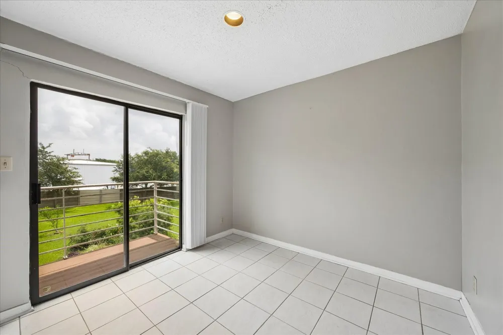 30 Lakewood Lane #30 Seabrook, TX 77586