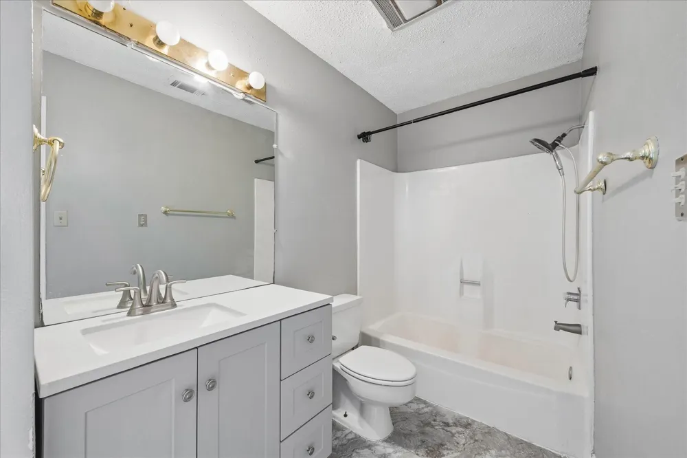 30 Lakewood Lane #30 Seabrook, TX 77586