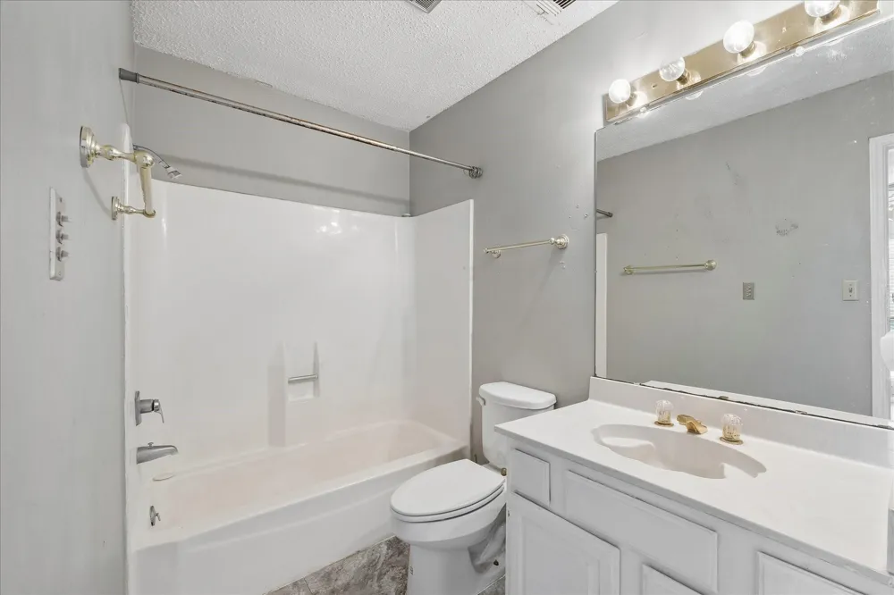 30 Lakewood Lane #30 Seabrook, TX 77586