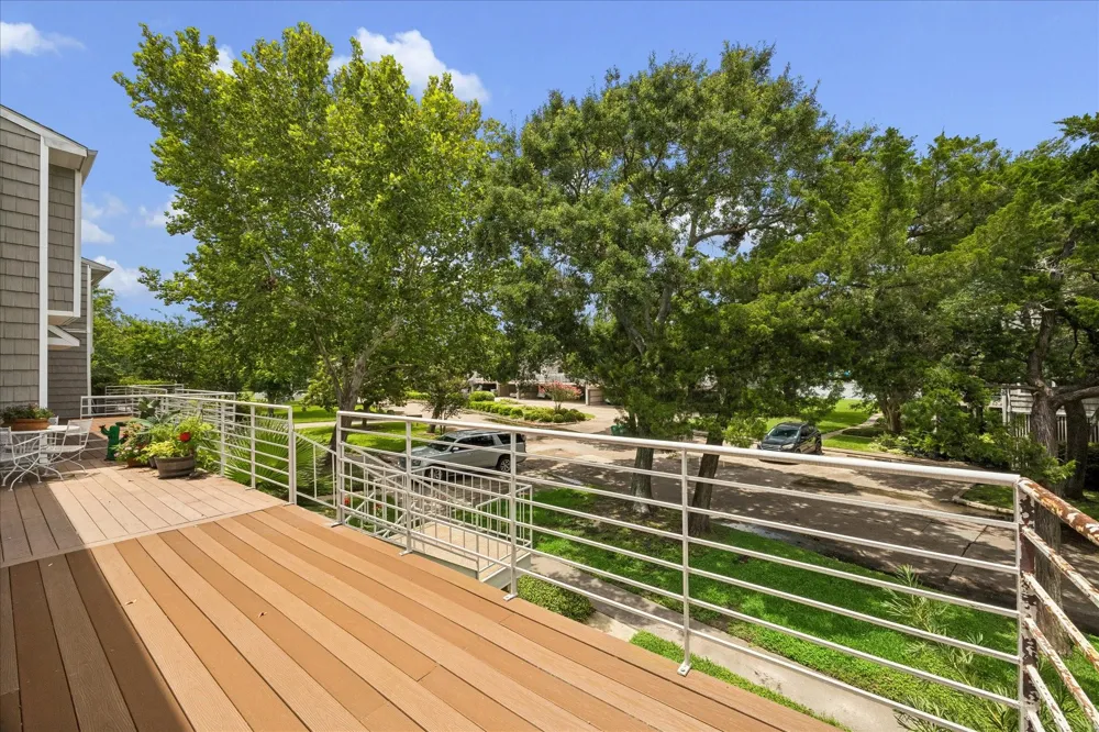 30 Lakewood Lane #30 Seabrook, TX 77586