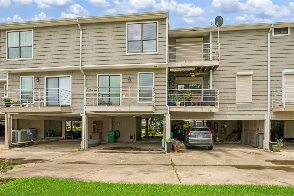 30 Lakewood Lane #30 Seabrook, TX 77586