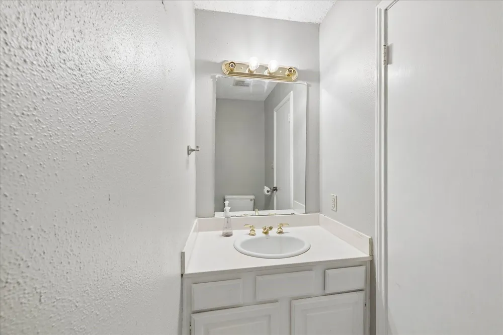 30 Lakewood Lane #30 Seabrook, TX 77586