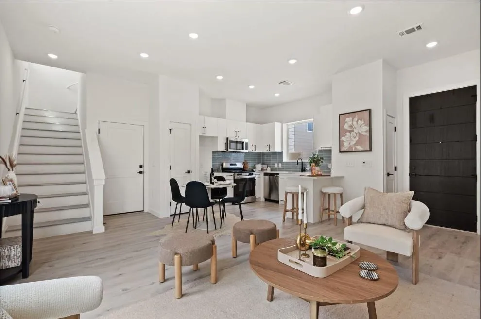 401 North Bluff #11102 Austin, TX 78745
