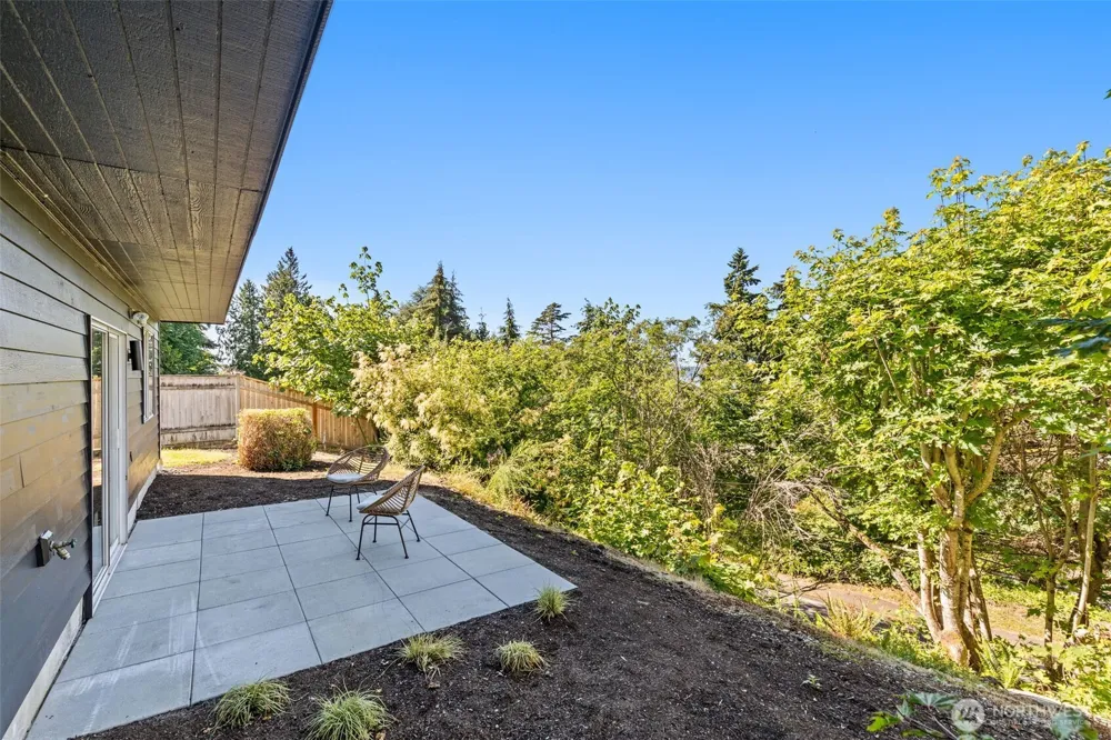 9100 Olympic View Drive Edmonds, WA 98026