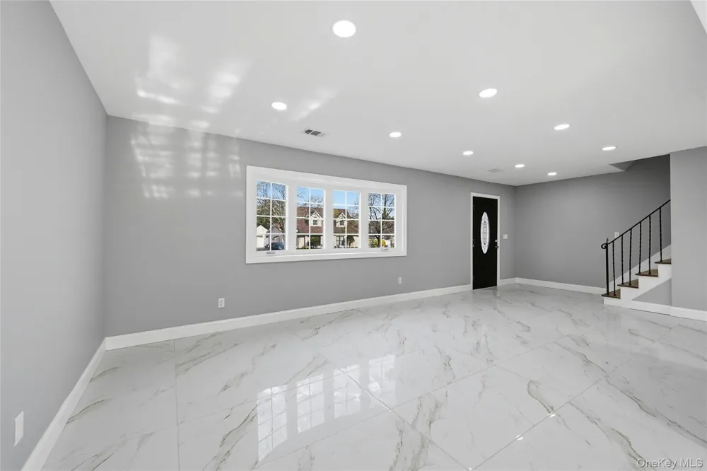 10 Curlin Lane Saint James, NY 11780