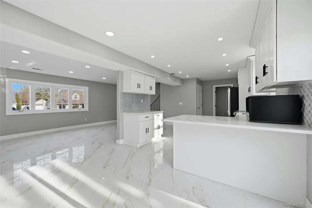 10 Curlin Lane Saint James, NY 11780