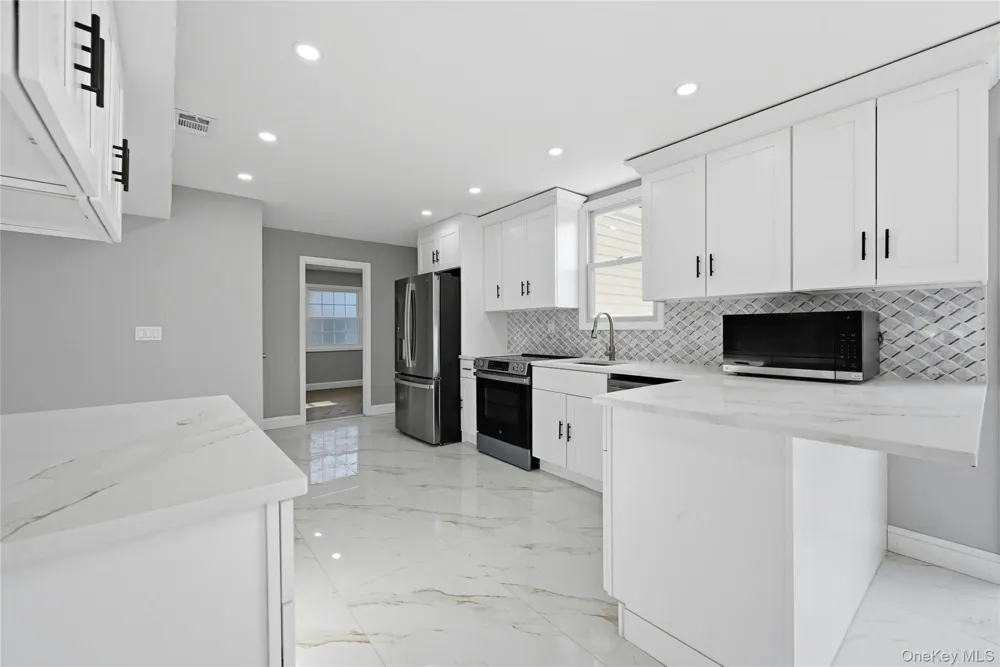 10 Curlin Lane Saint James, NY 11780