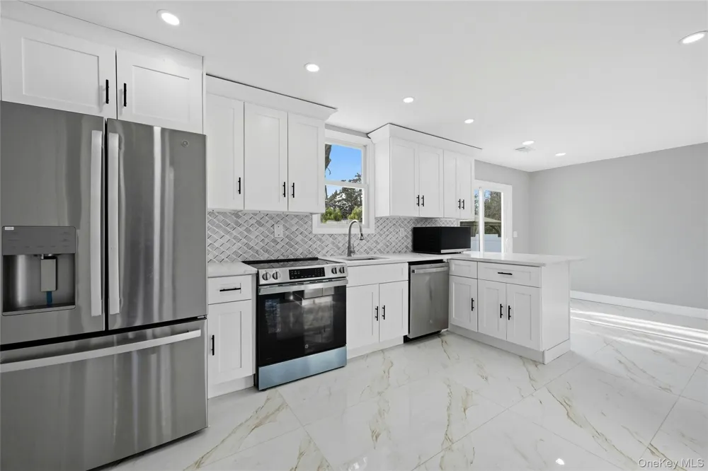 10 Curlin Lane Saint James, NY 11780
