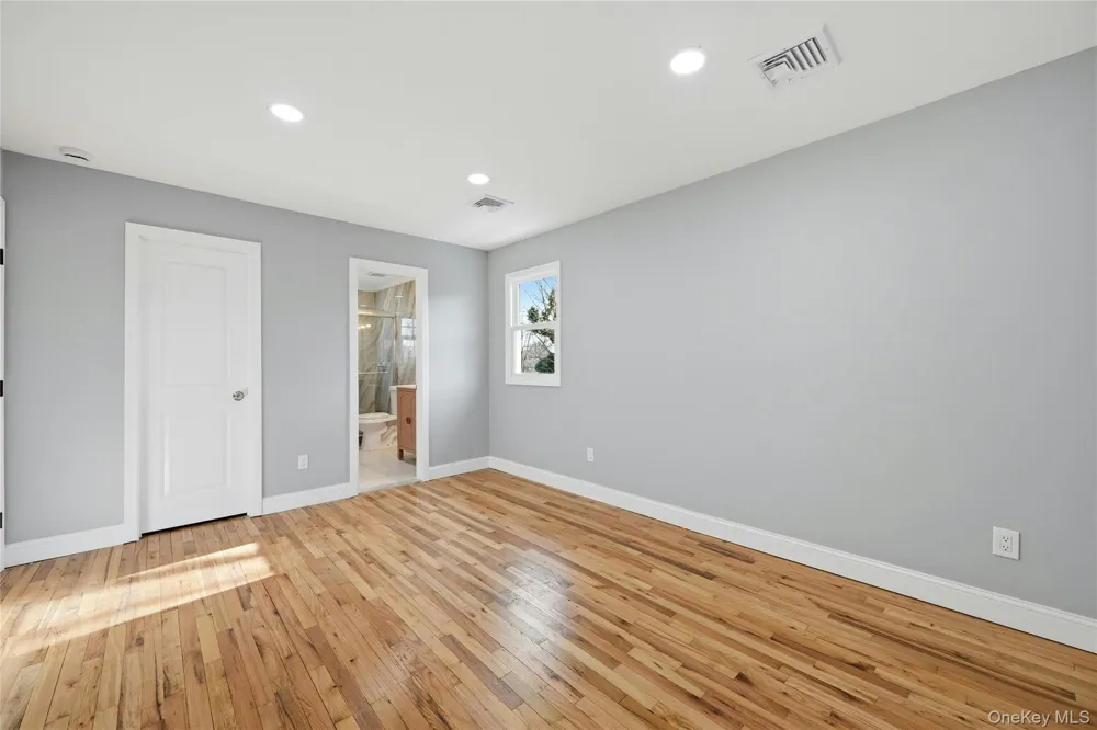 10 Curlin Lane Saint James, NY 11780