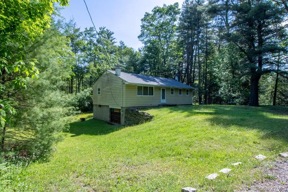 810 Ulster Heights Road Ellenville, NY 12428