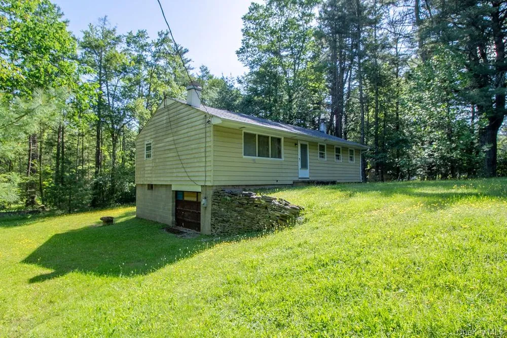 810 Ulster Heights Road Ellenville, NY 12428