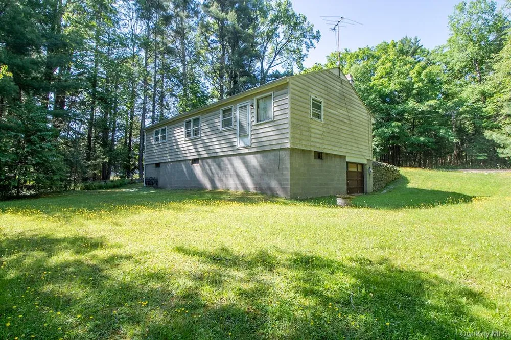 810 Ulster Heights Road Ellenville, NY 12428