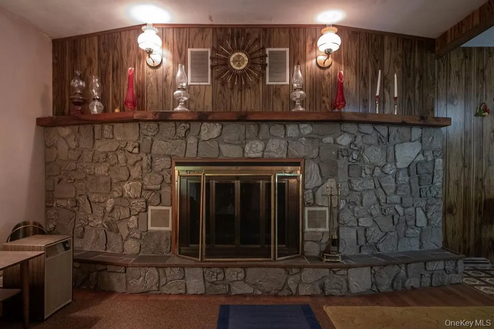 810 Ulster Heights Road Ellenville, NY 12428