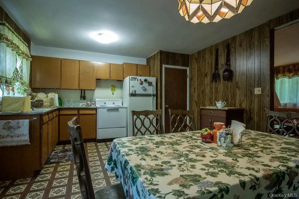 810 Ulster Heights Road Ellenville, NY 12428