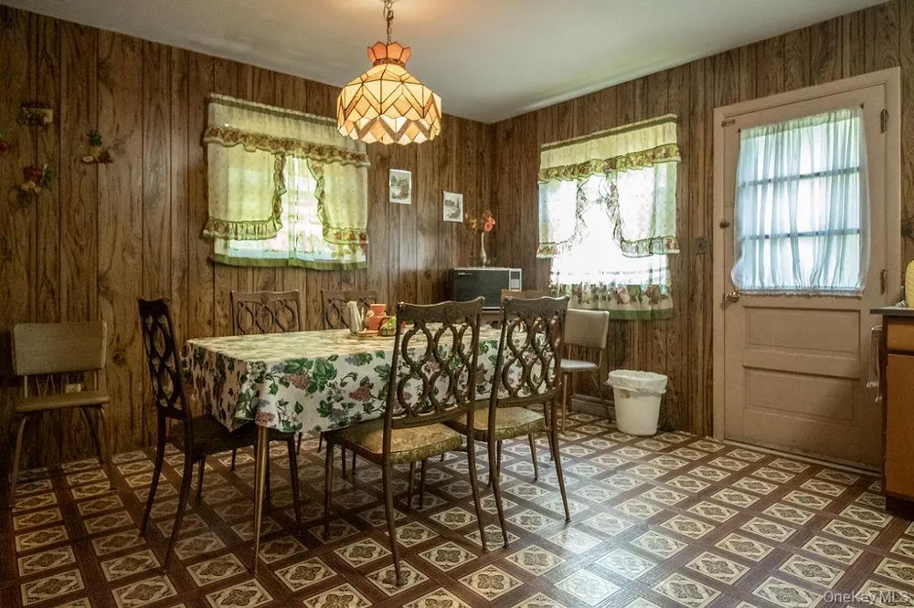 810 Ulster Heights Road Ellenville, NY 12428