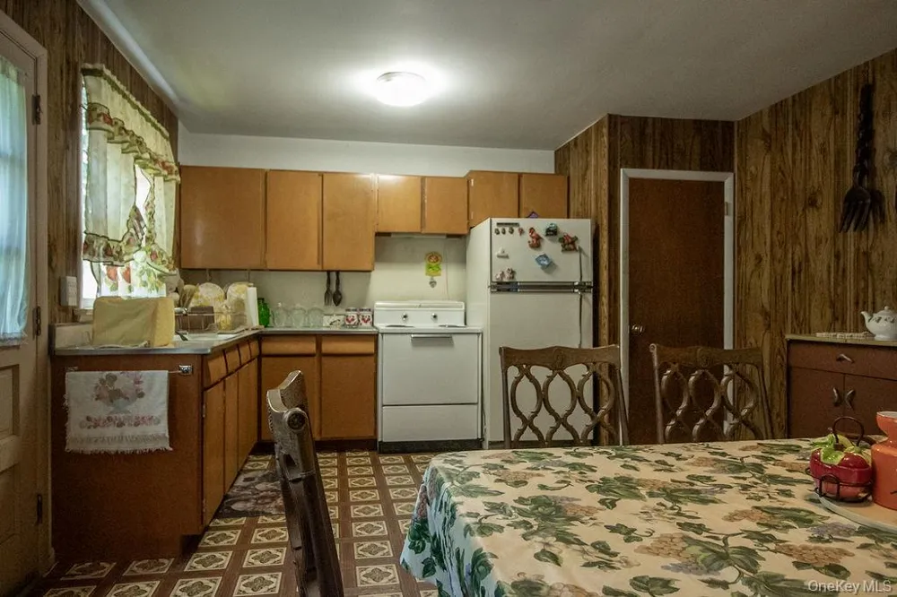 810 Ulster Heights Road Ellenville, NY 12428