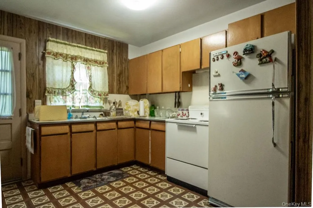 810 Ulster Heights Road Ellenville, NY 12428