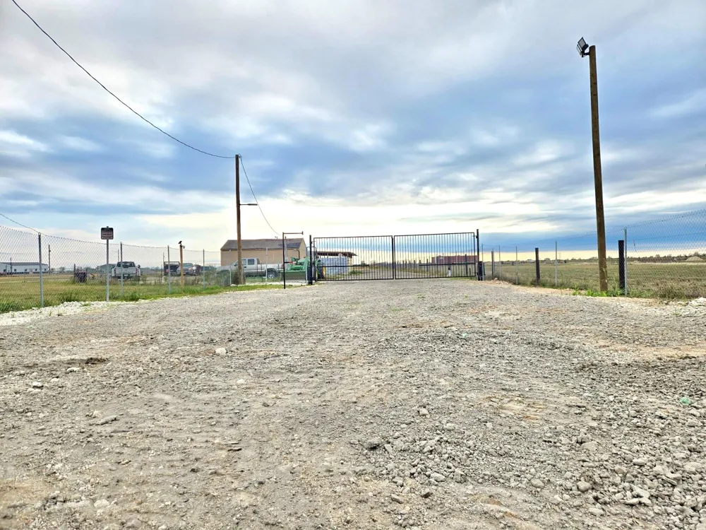 1046 Beal Road Eagle Lake, TX 77434