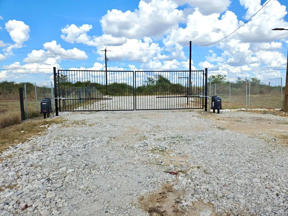 1046 Beal Road Eagle Lake, TX 77434