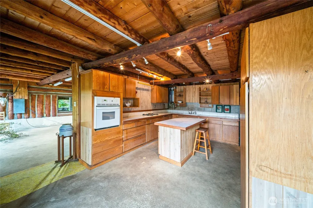 238 Bush Creek Road Elma, WA 98541
