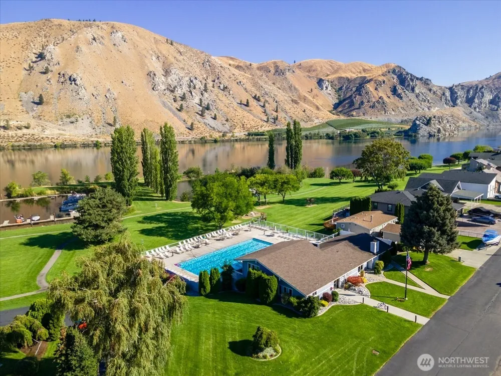 400 W Emerson Drive Orondo, WA 98843